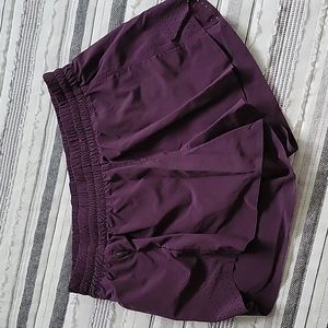 Athleta Hussle 3" shorts